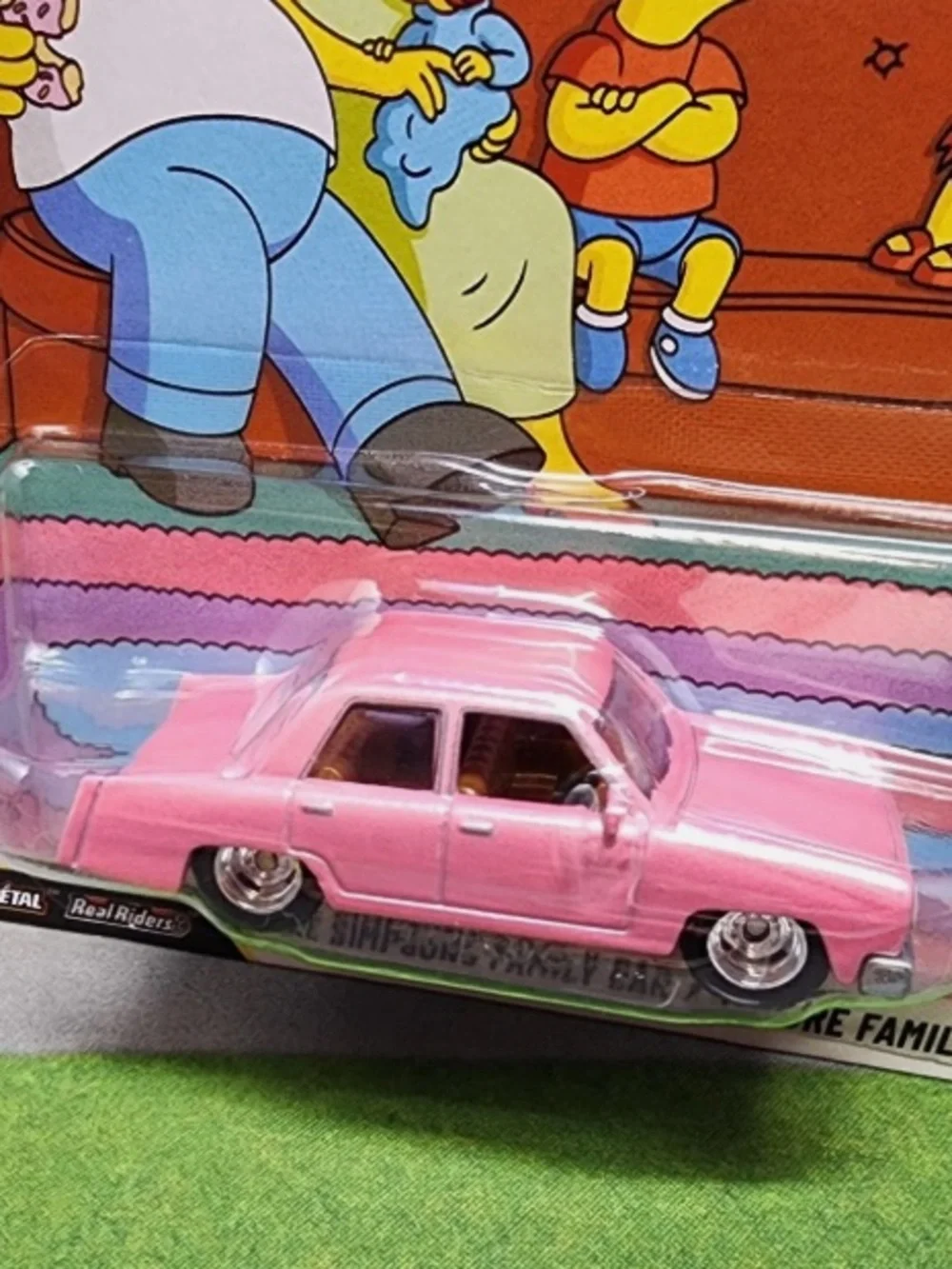 Premium The Simpsons Family Car - Pink